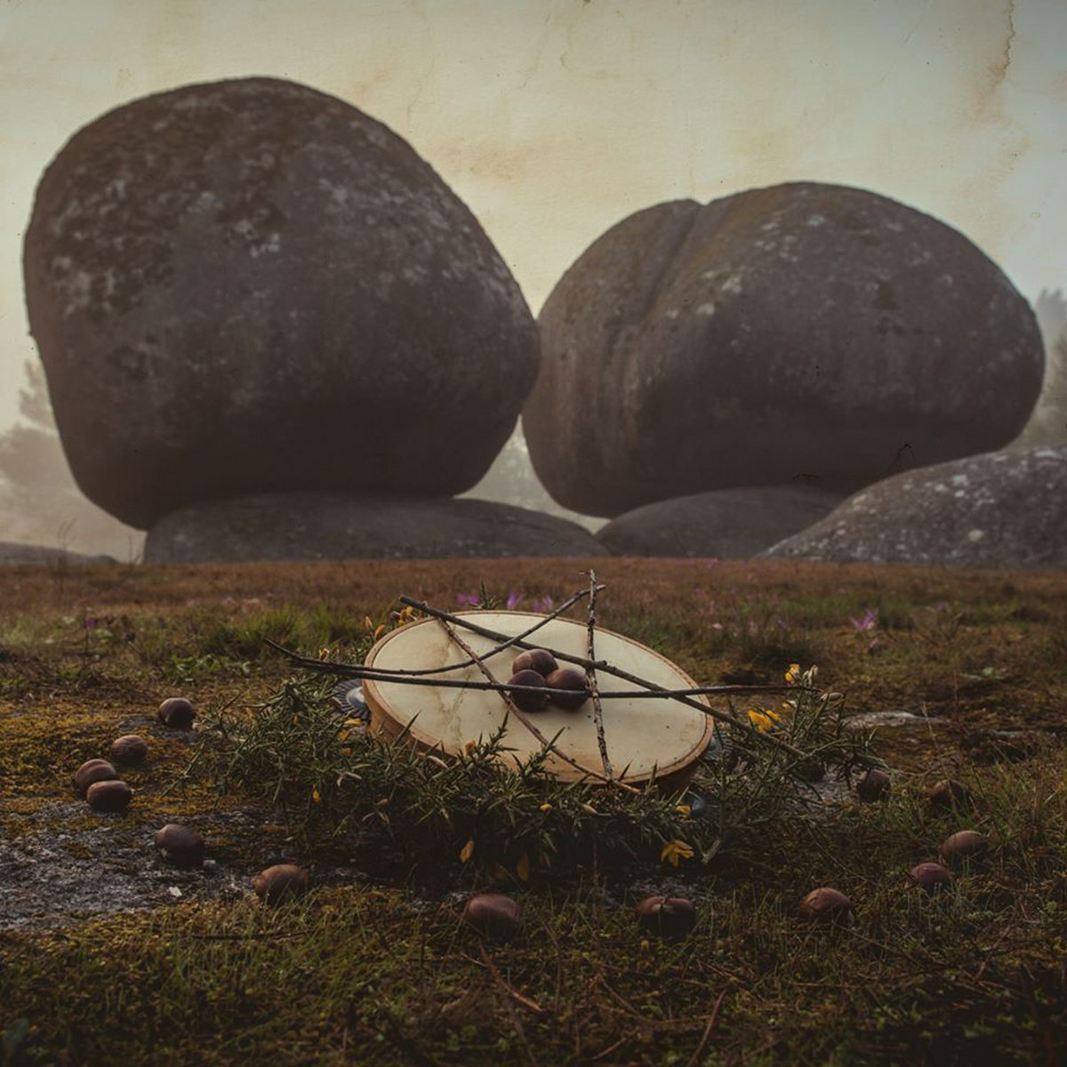 Reseña. MOURA.- «Moura»