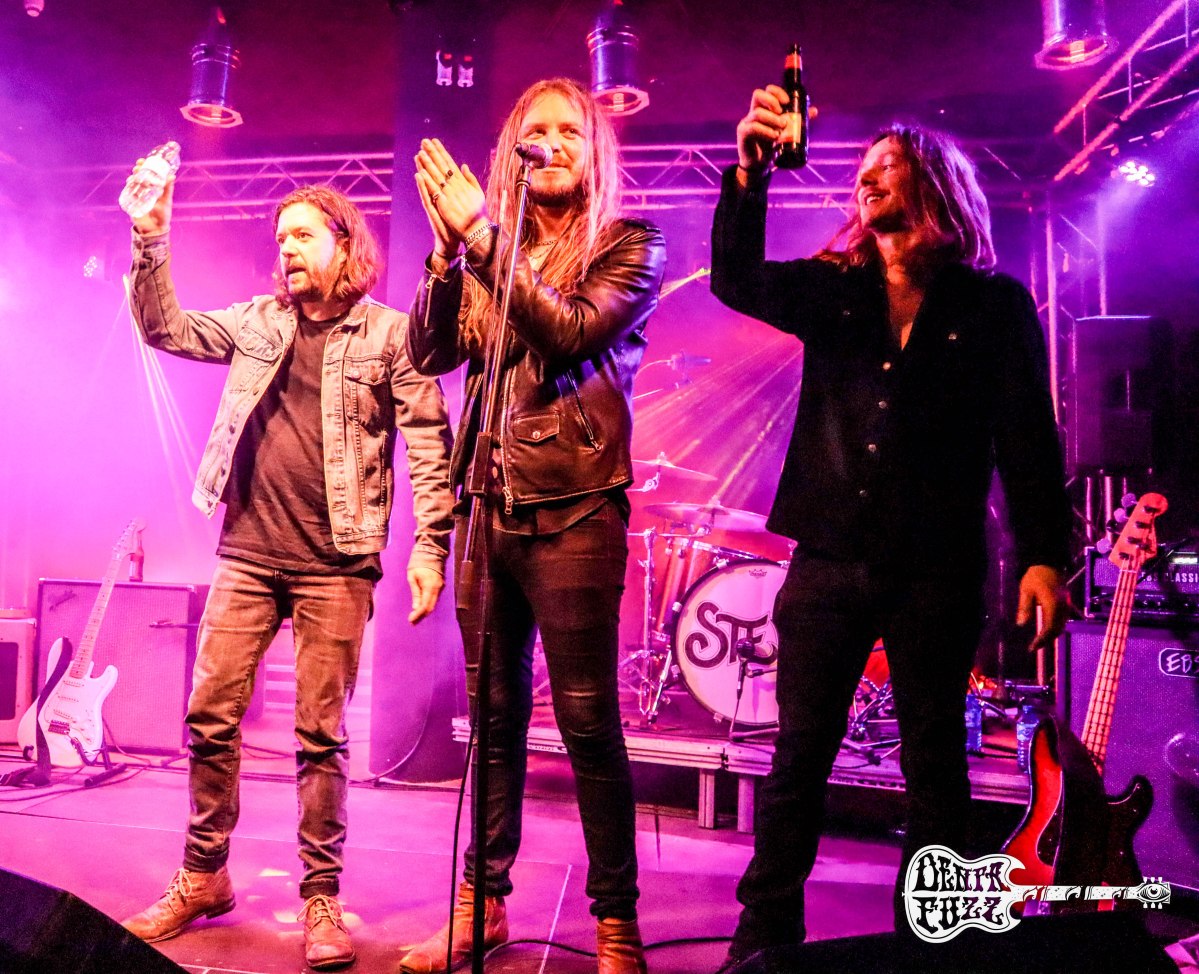 Crónica: STEW.- Sala Contacto (Navalmoral de la&nbsp;Mata)